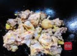 干锅鸭腿茶树菇的做法图解3