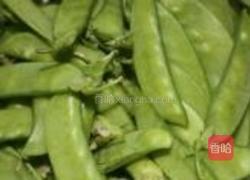 木耳炝荷兰豆的做法图解2
