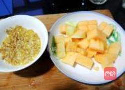 哈密瓜麦仁黄米糊的做法图解2