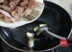 小鸡炖蘑菇的做法图解3