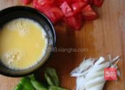 西红柿炒鸡蛋的做法图解2