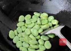 蒜苔烧蚕豆米的做法图解3