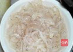 紫苏松仁拌海蜇的做法图解2