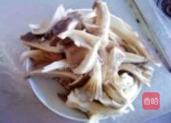 香辣粉皮炖蘑菇的做法图解1