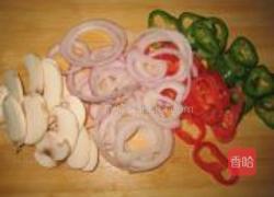 奥尔良烤火腿披萨的做法图解7