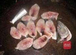 红焖马鲛鱼的做法图解2