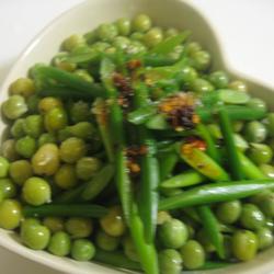 蒜苔拌豆的做法[图]