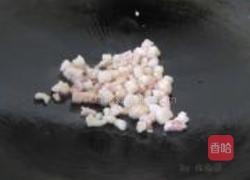 洋葱包菜肉丁的做法图解2