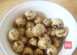 红烧圣女果鹌鹑蛋的做法图解1