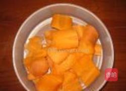 胡萝卜腐竹炒鸡蛋的做法图解2