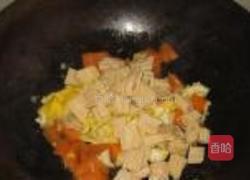 胡萝卜腐竹炒鸡蛋的做法图解7