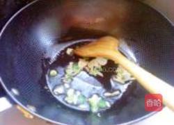 蒜香酱肉烧茄子的做法图解2