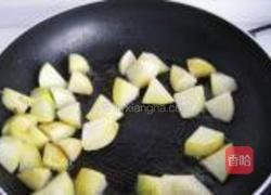 红烧肉炖豆角的做法图解1