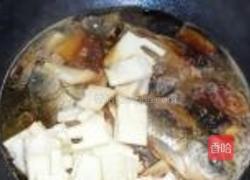 鲫鱼烧笋的做法图解4