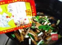 蒜苗香干肉的做法图解11