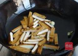 蒜苗香干肉的做法图解6