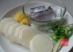 带鱼焖萝卜的做法图解1