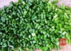 绿豆芽煎饼的做法图解1