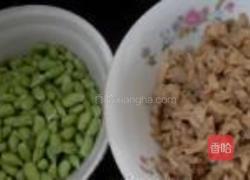 毛豆炒萝卜干的做法图解1