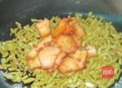 咸豆角炒腊肉的做法图解6