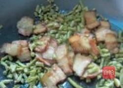 咸豆角炒腊肉的做法图解7