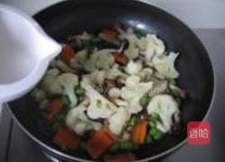 菜花炒豆菇的做法图解11