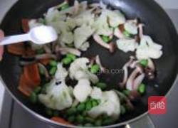菜花炒豆菇的做法图解8