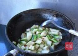 剁椒煸炒丝瓜丁的做法图解4