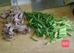 蒜薹炒牛肉的做法图解1