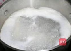 香菇鸡腿竹荪汤的做法图解5