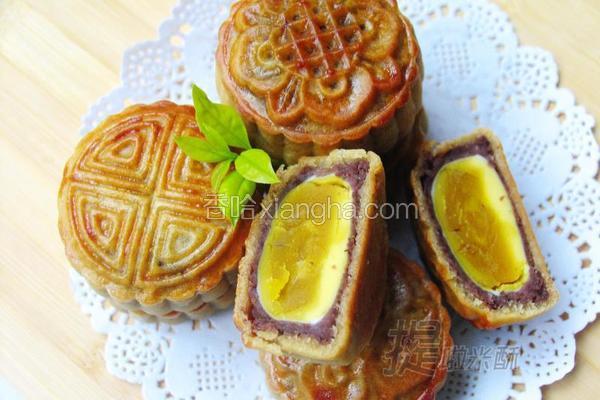 广式豆沙蛋黄月饼