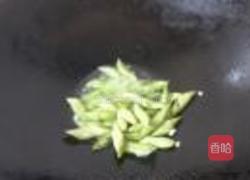 红椒四季豆炒腊肉的做法图解4