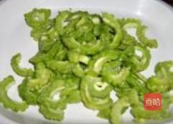 贝尖炒苦瓜的做法图解3