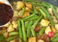 酱烧土豆豆角的做法图解8