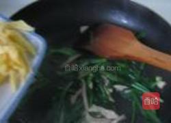 韭菜蛋皮炒肉丝的做法图解6