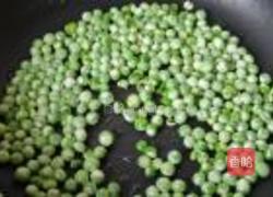 豌豆炒蛋的做法图解4