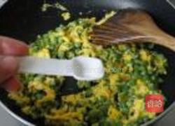 豌豆炒蛋的做法图解7