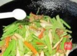 三丝炒芹菜的做法图解12