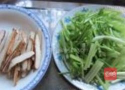 三丝炒芹菜的做法图解4