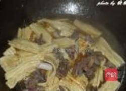 鸡胗烧腐竹的做法图解7