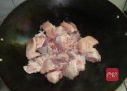 黄酒花生焖猪手的做法图解1