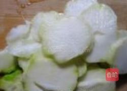 翡翠头排骨煲汤的做法图解2