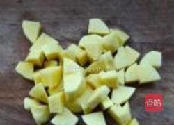 咖喱土豆鸡翅的做法图解1