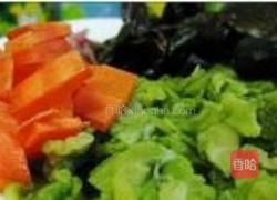 莴笋干炒木耳的做法图解3