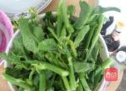 香港小菜花炒猪肉的做法图解1