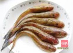 狗鱼炖豆腐的做法图解1