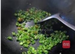 紫苏炒螺丝的做法图解3