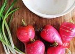 爽口萝卜块的做法图解1