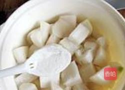 爽口萝卜块的做法图解2