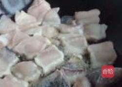 酸菜大茴焖的做法图解4